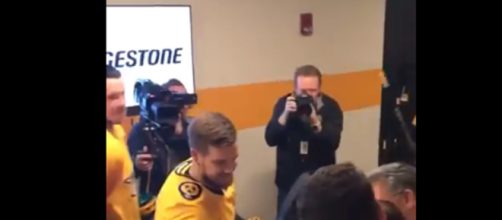 Surprise engagement ring - Image credit @PredsNHL- Twitter