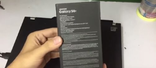 Women face poor working conditions in Samsung factory. - [MobileNMobile / YouTube screencap]