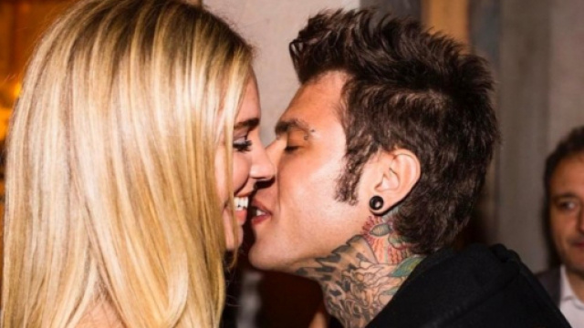 Chiara Ferragni e Fedez: il rapper concluder&agrave; l'anno con un'esibizione a Parma