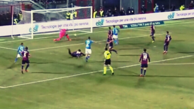 Il gol numero 117 in maglia azzurra di Marek Hamsik vale lo 0-1 contro il Crotone