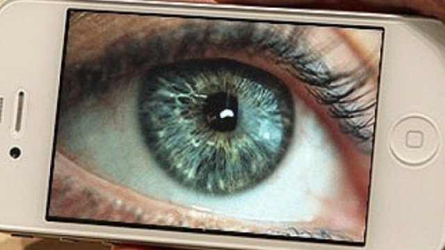 Qualche app-spia potrebbe ascoltare ci&ograve; che dite tramite il microfono del vostro cellulare.