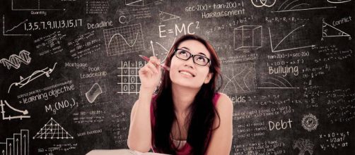 A curiosidade em descobrir coisa novas &eacute; um dos principais tra&ccedil;os dos g&ecirc;nios (Imagem/Reprodu&ccedil;&atilde;o)