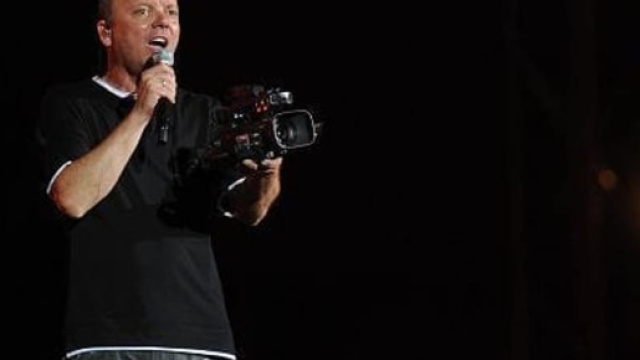 Gigi D'Alessio: Capodanno cancellato su Canale 5