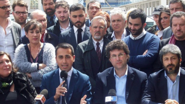 Comunali Napoli 2016, il M5S presenta la lista ed il programma per ... - napolitoday.it
