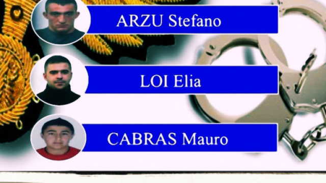 I tre giovani sono stati arrestati questa mattina all'alba dai Carabinieri.