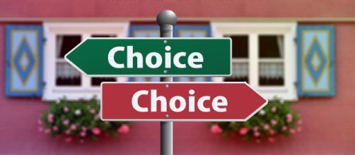 Binary thinking makes everything dangerous. (Image geralt Pixabay)