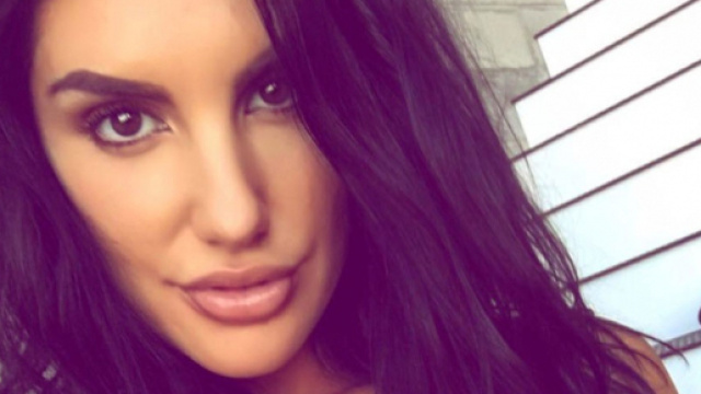 Attrice a luci rosse trovata morta nel suo appartamento