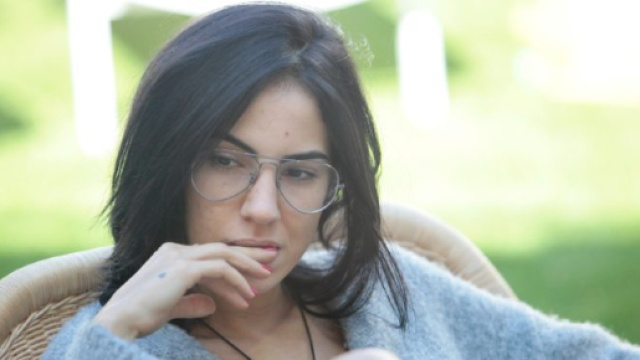 Gli occhiali da vista di Giulia De Lellis al GF Vip - fanpage.it
