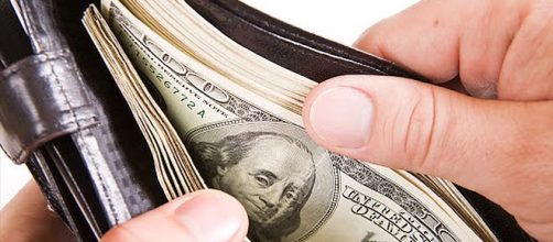 Who to tip and who not to tip during the holidays? - [Image: Coach Melvin/flickr.com]