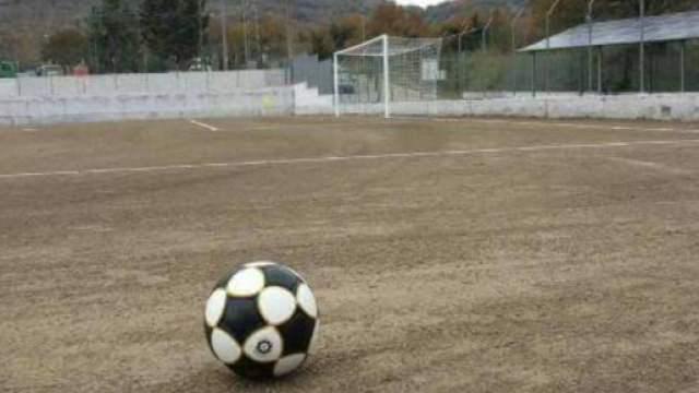 Violentato dai coetanei amici del calcio