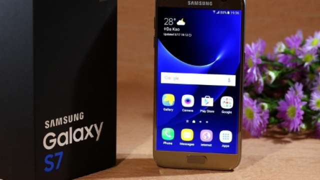 Android 7.0 Nougat su S7 edge &egrave; qui