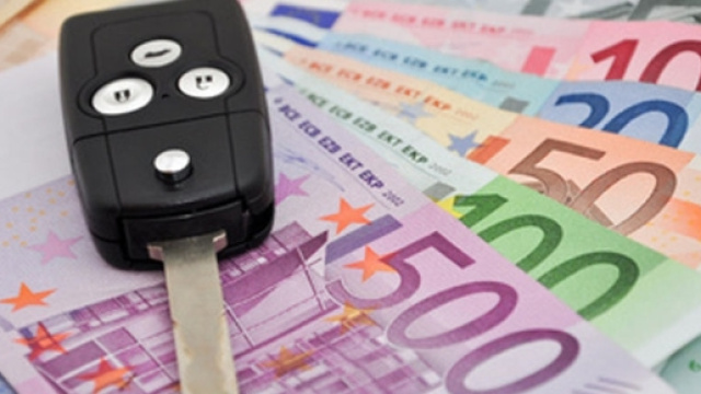 Bollo auto bis, arriva la smentita del ministero.