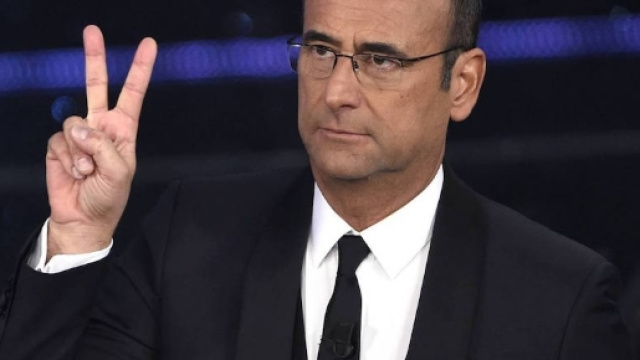 Carlo Conti amareggiato per le polemiche sul suo compenso.