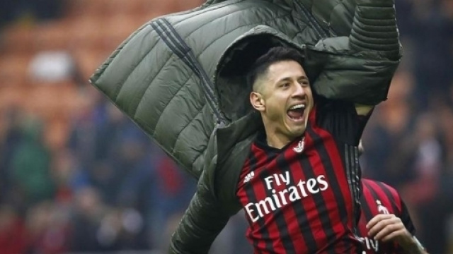 Il Milan vince in rimonta, Lapadula stende il Crotone - La Stampa - lastampa.it
