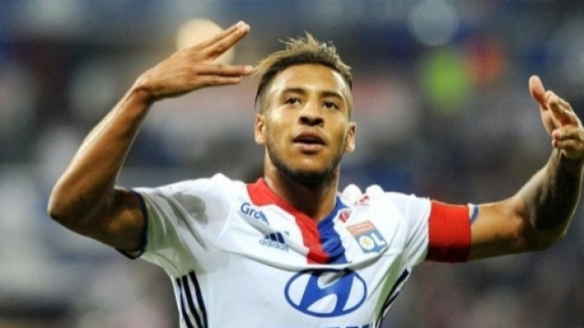 Mercato: il Milan piomba su Tolisso, mentre la Juventus rinnova a Lichtsteiner. Manolas-Inter: quasi fatta