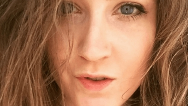 Senza shampoo da due anni, la storia di una 28enne inglese