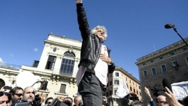 Svolta garantista di Grillo: l'M5s scopre che l'avviso di garanzia ... - today.it