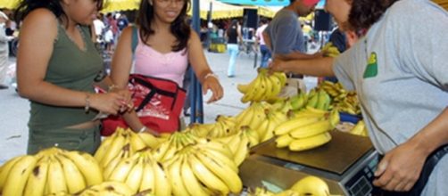 Tr&ecirc;s simpatias com banana para trazer amor, sorte e energias possitivas