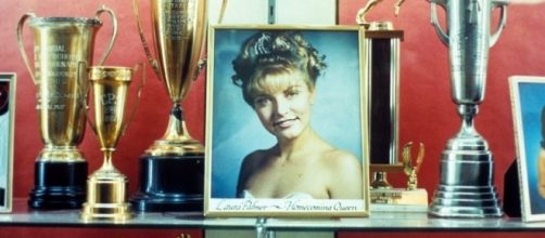 Twin Peaks Showtime Reboot Details | POPSUGAR Entertainment - popsugar.com