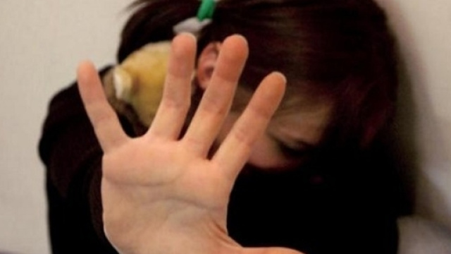 Giovane aggredita e violentata su un treno in Lombardia