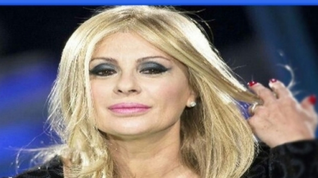 Gossip news: Tina Cipollari si commuove per la morte di una persona a lei cara