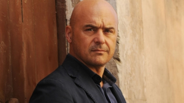 Luca Zingaretti nei panni del Commissario Montalbano