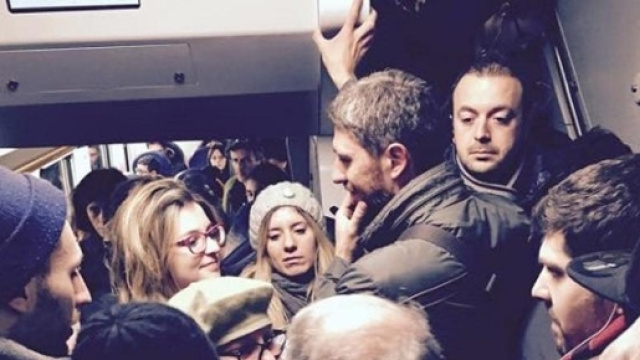 Pendolari, oltre la met&agrave; delle segnalazioni sono per ritardi dei ... - lastampa.it