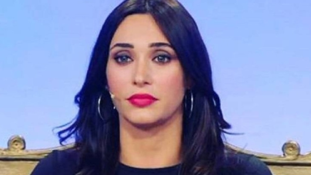 Uomini e donne: uno dei corteggiatori di Sonia Lorenzini lascia il programma