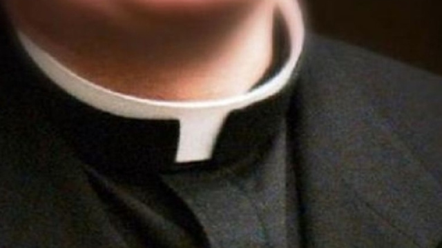 Abusi sessuali su bambini sordomuti, prete 82enne arrestato in ... - ilgazzettino.it