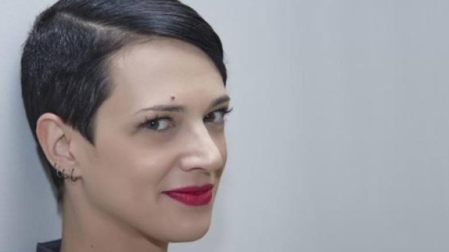 Lite Asia Argento e la Meloni.