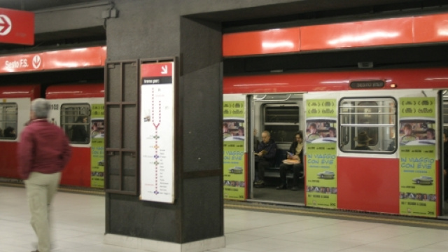 Metropolitana di Milano zona Duomo linea rossa