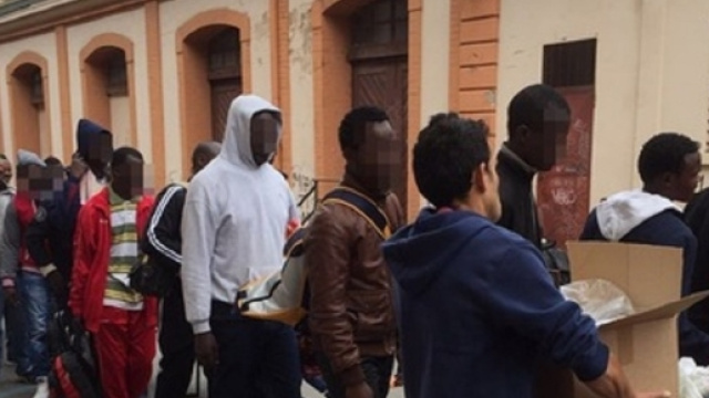 Vitulano, sindaco usa la terra per ostacolare l'arrivo di altri migranti