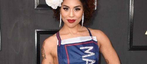 Who The Heck Is The Girl Wearing The 'Make America Great Again ... - toofab.com