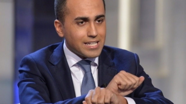 M5S, l'sms che sbugiarda Luigi Di Maio