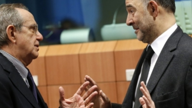 Manovra, Moscovici e Padoan: 'l'aggiustamento &egrave; indispensabile' - la7.it