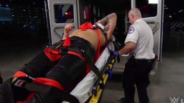 Chris Jericho trasportato d'urgenza in ospedale Foto Cageside Seats