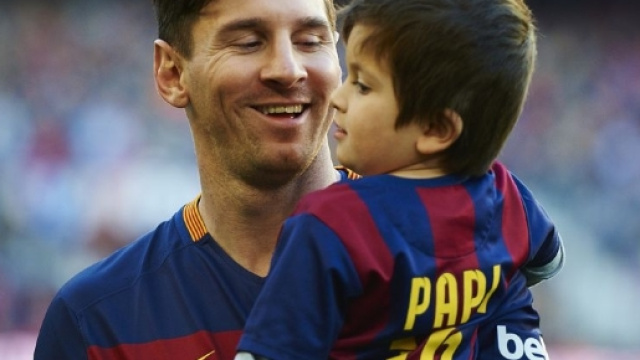 Lionel Messi : Le FC Barcelone recrute son fils de 3 ans et demi - purepeople.com