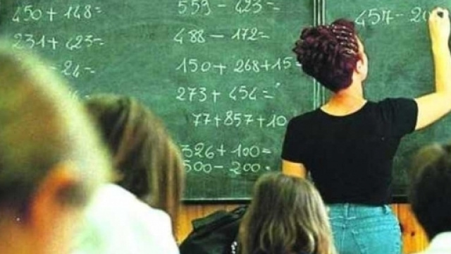 Allarme dei sindacati della scuola: con la riforma Madia i docenti precari rischiano il licenziamento.