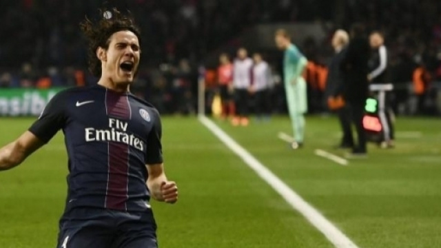 Edinson Cavani dopo la rete che ha sancito il 4-0 dei suoi sul Bar&ccedil;a