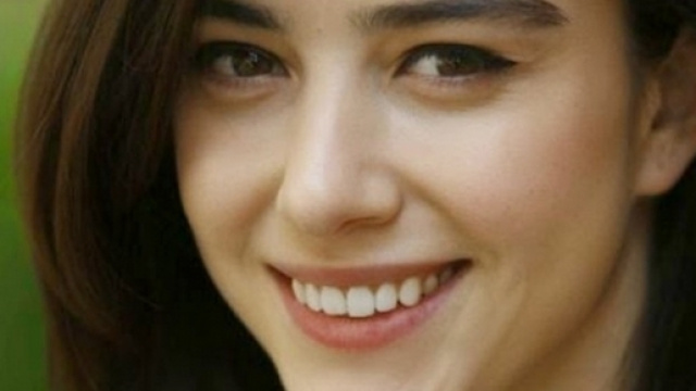 Ozge Gurel ringrazia tutte le sue fans italiane