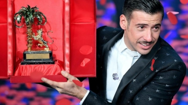 Testo di Occidentali's Karma significato