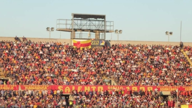 Una foto dello stadio "Via del mare" di Lecce.
