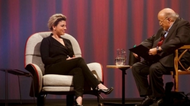 Emma Marrone a L'Intervista di Maurizio Costanzo