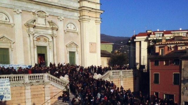 Lavagna, i funerali del ragazzo che si &egrave; ucciso