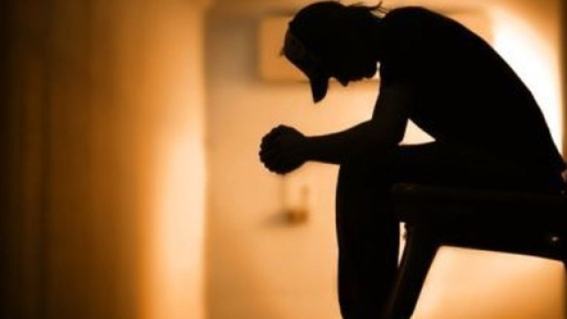 Suicida a 16 anni davanti alla madre: "Beccato da Gdf con l'hashish" - leggo.it