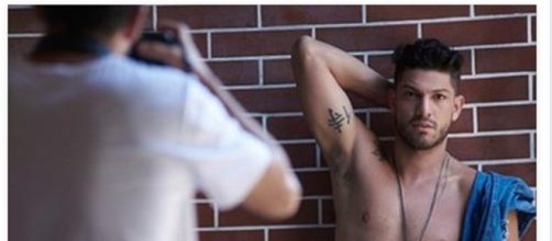 Ex-BBB tira fotos ousadas e chama a aten&ccedil;&atilde;o (Foto: reprodu&ccedil;&atilde;o Paparazzo)