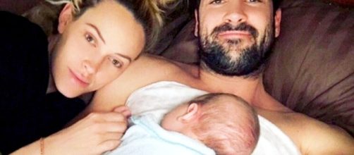 Maksim Chmerkovskiy, Peta Murgatroyd and baby Shai- Photo: Blasting News Library - usmagazine.com