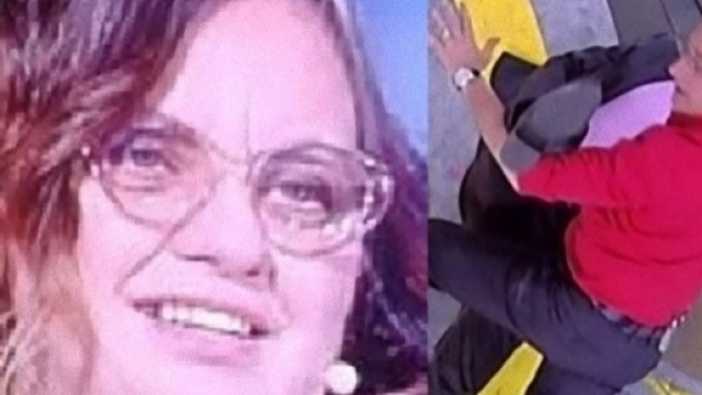 Avanti un altro: una concorrente scivola e cade a terra.