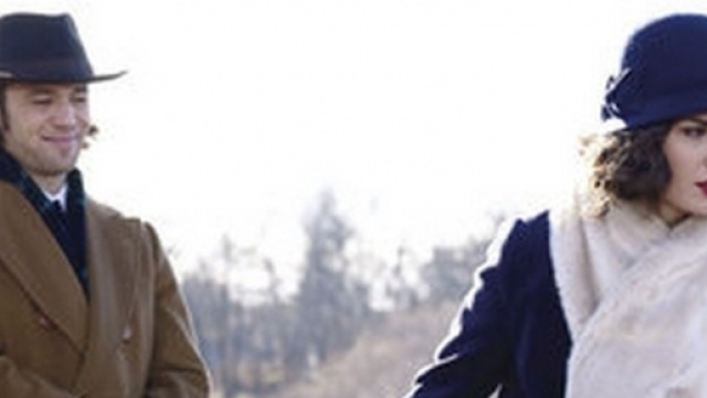 Damian spinge Camila Valdesalce in un pozzo