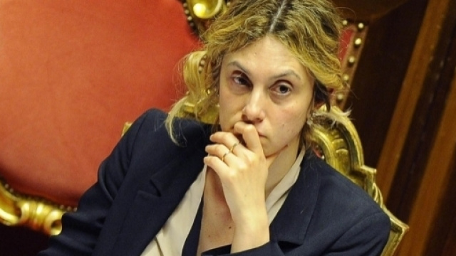 La ministra della Funzione pubblica, Marianna Madia, scopre le carte su premi, licenziamenti e assunzioni.